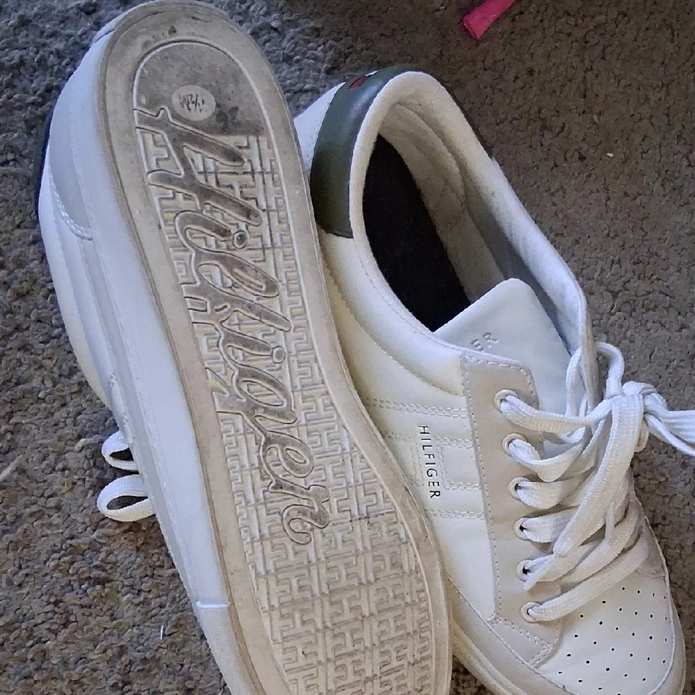 Tommy Hilfiger White and Green Sneakers - Picture 6 of 14